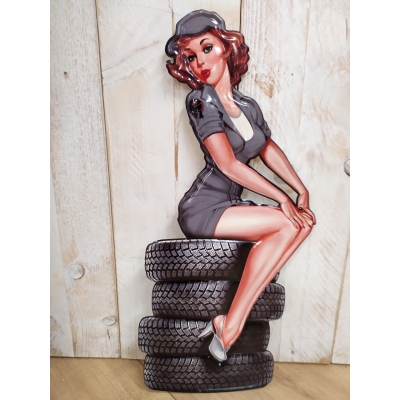Tyre-service pinup